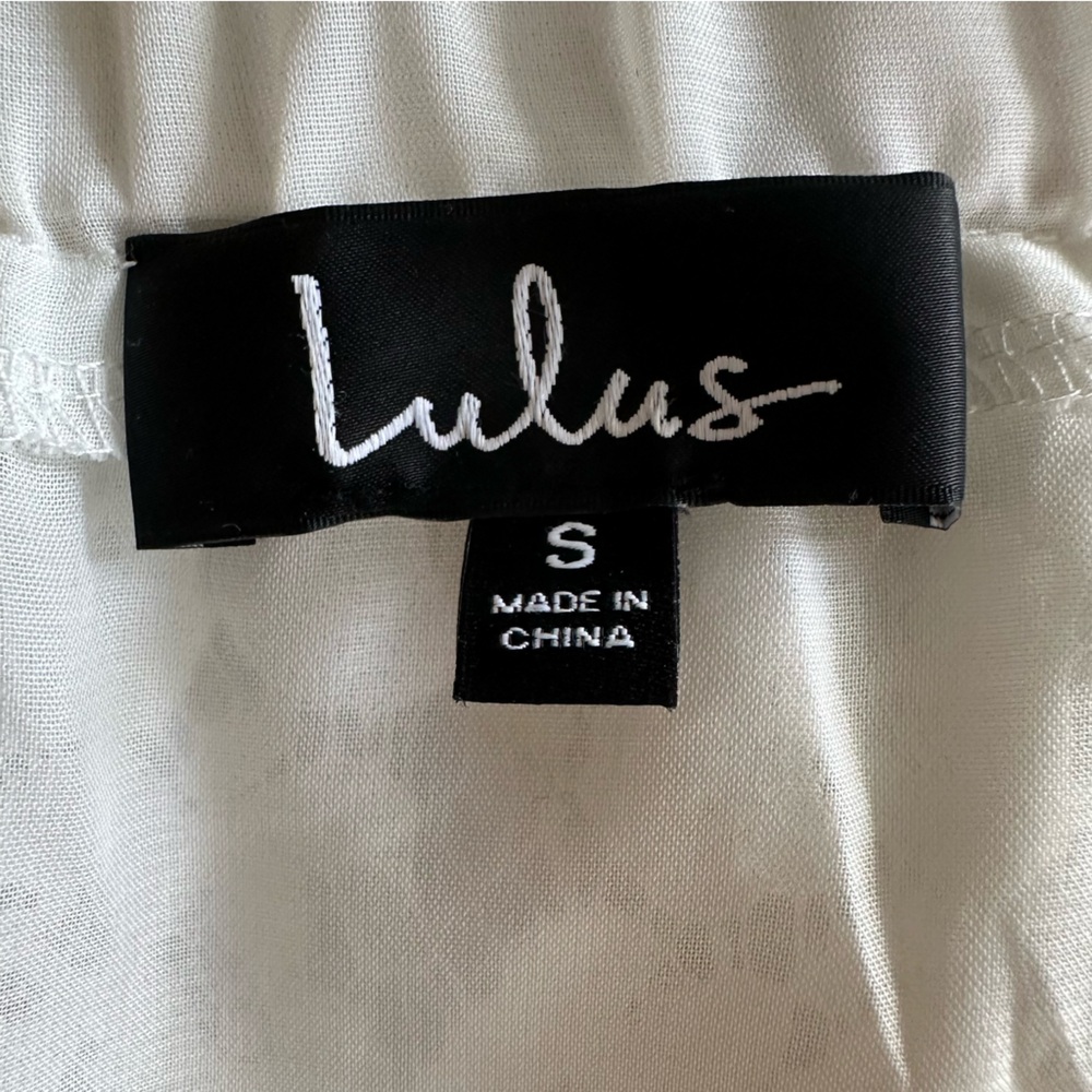 Lulu’s Small off-shoulder off-white lace top - Picture 6 of 6